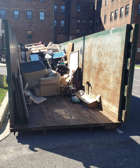 this is a picture of dumpster rental service in Irvine, CA